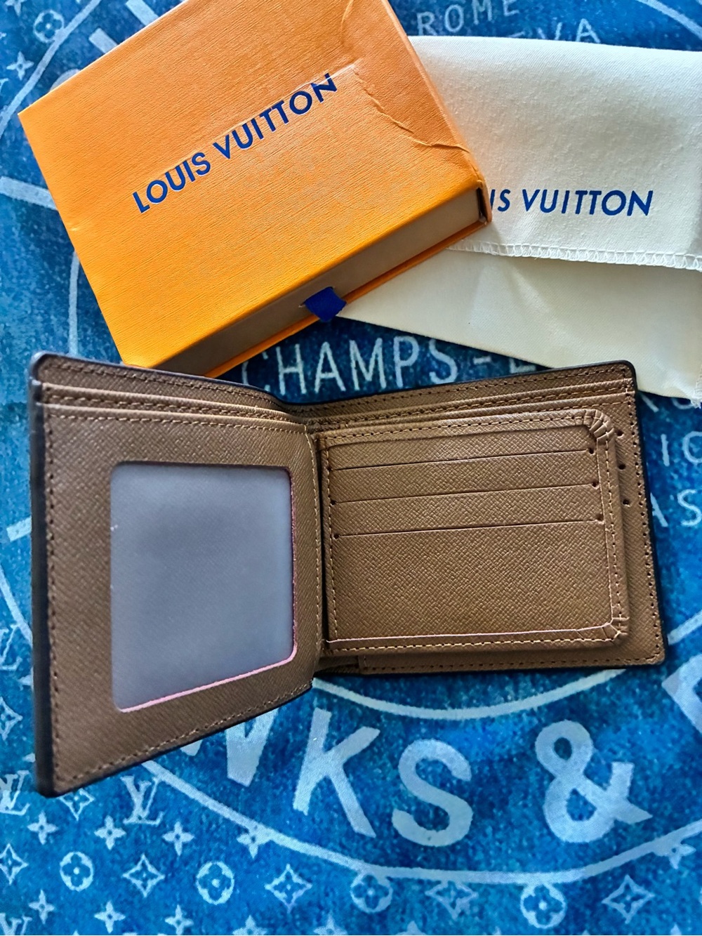 Louis Vuitton LV mens wallet - Picture 3 of 10